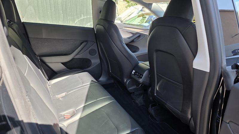 Tesla Model Y (2023) LR AWD DE Záruka SoH 93% - fotka 12 z 38