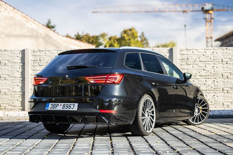 Seat Leon - fotka 5 z 24