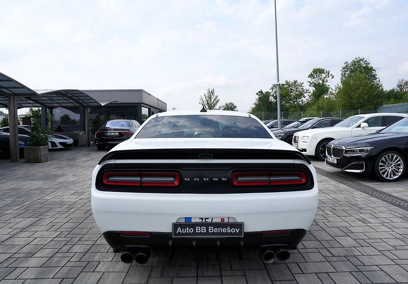 Dodge Challenger 5.7L V8 Hemi/Shaker/kůže/375 P - fotka 5 z 41
