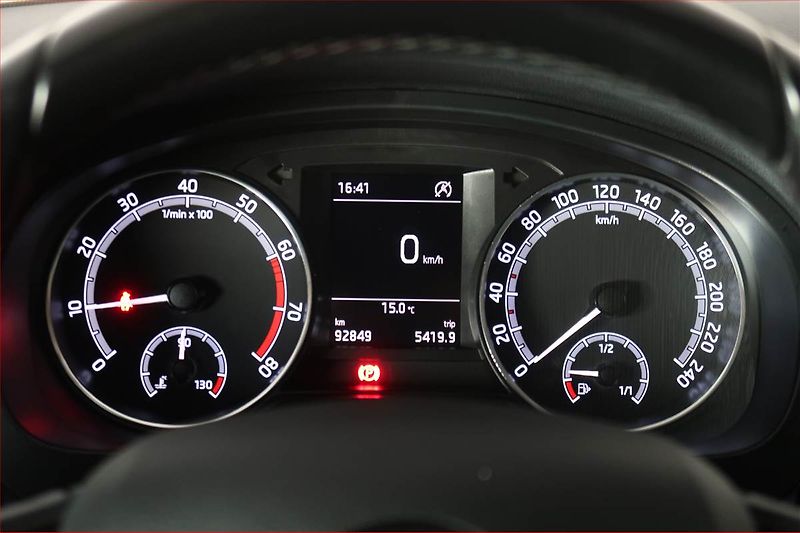 Škoda Rapid (2019) Ambition Plus 1.0 TSI, ČR - fotka 11 z 15