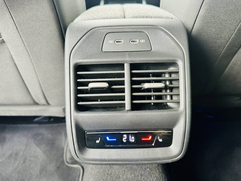 Škoda Superb Combi Selection 2,0TDI 110kW D - fotka 25 z 34