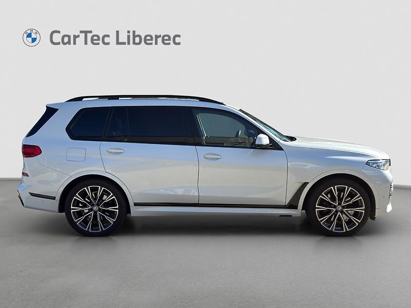 BMW X7 xDrive40d - fotka 6 z 11