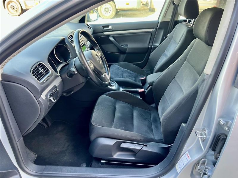 Volkswagen Golf 1,6 TDI  HIGHLINE*DSG*ZÁRUKA - fotka 11 z 40