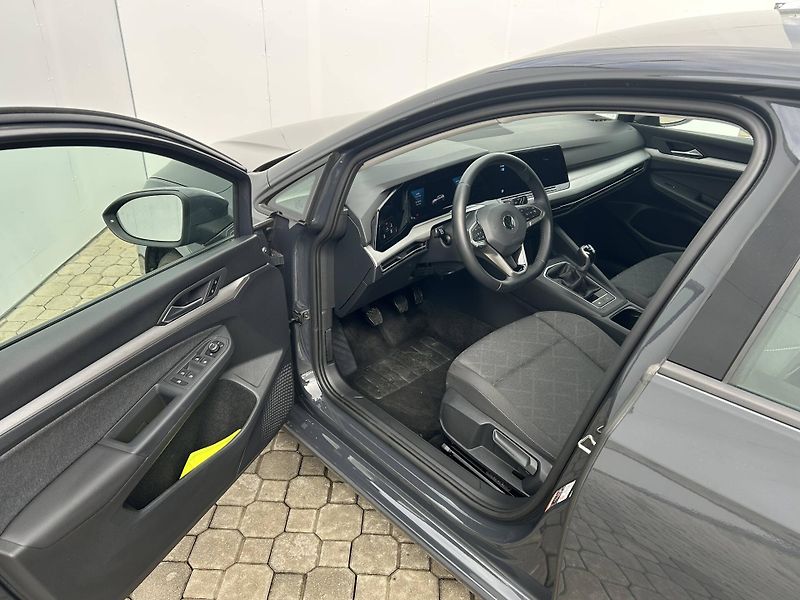 Volkswagen Golf Life 1,0TSi - fotka 5 z 22