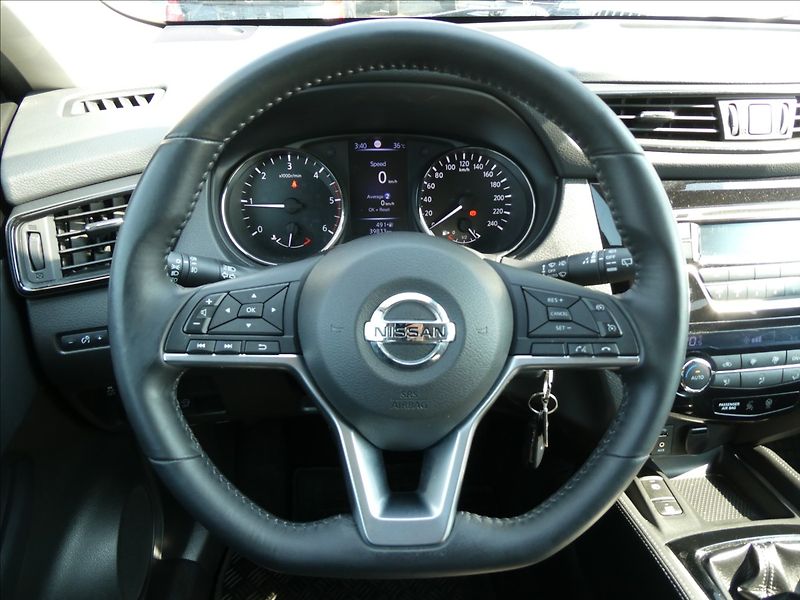 Nissan X-Trail 2,0 dCi 130kW 4x4 DPH, ČR - fotka 30 z 41