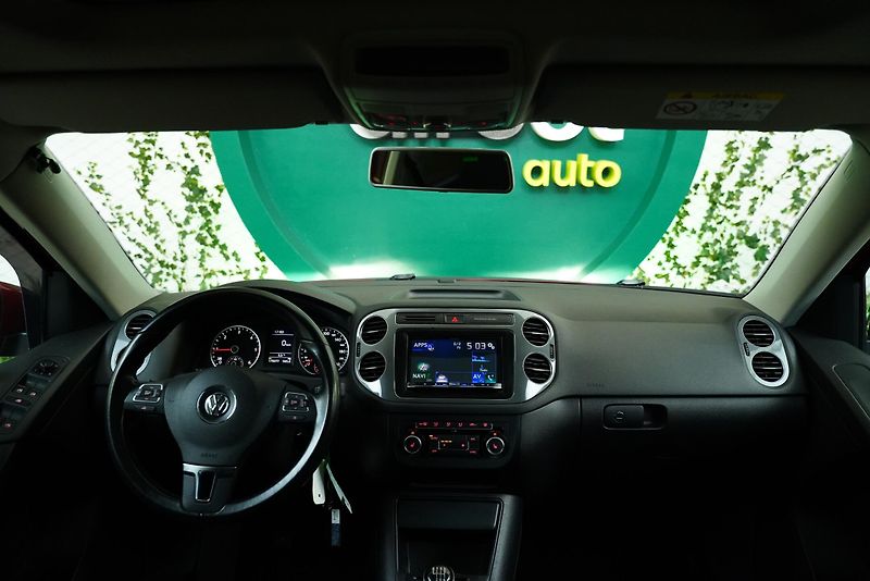 Volkswagen Tiguan - fotka 5 z 25