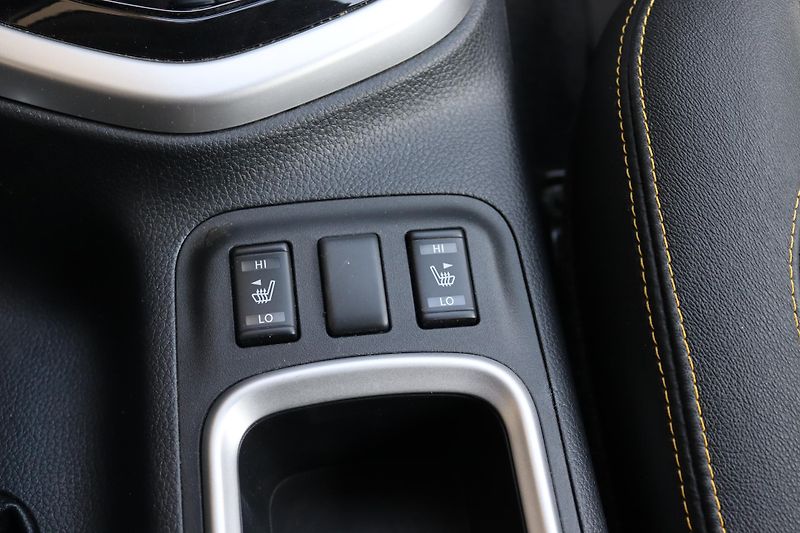 Nissan Navara 2.3dCi 4X4 AT 140kW DPH - fotka 35 z 50