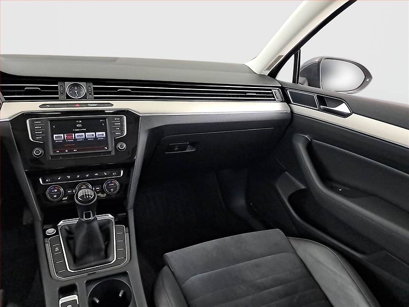 Volkswagen Passat (2016) Business 2.0 TDI, Kůže - fotka 8 z 15