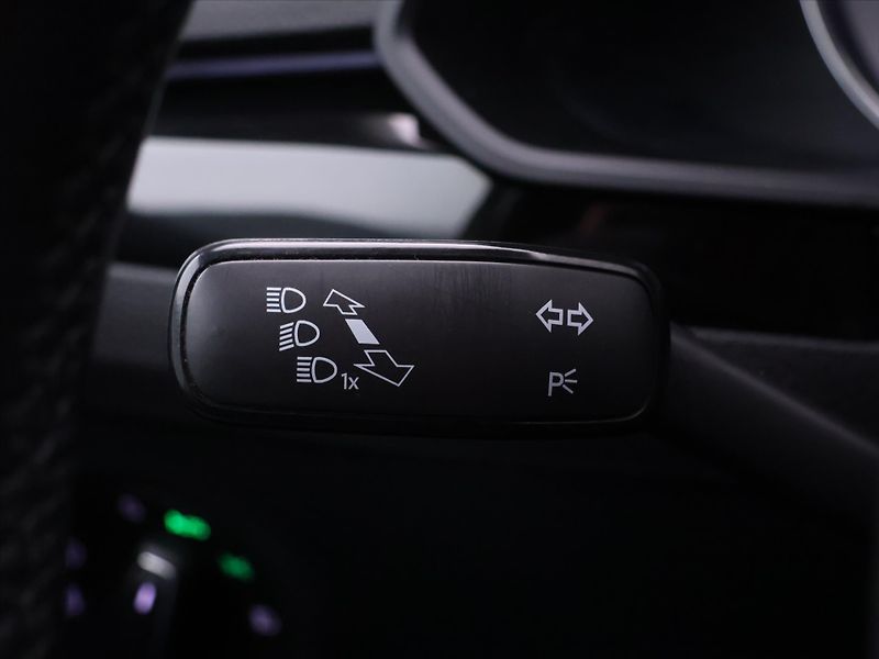 Škoda Superb 2,0 TDI 140kW DSG L&K Xenon - fotka 23 z 46