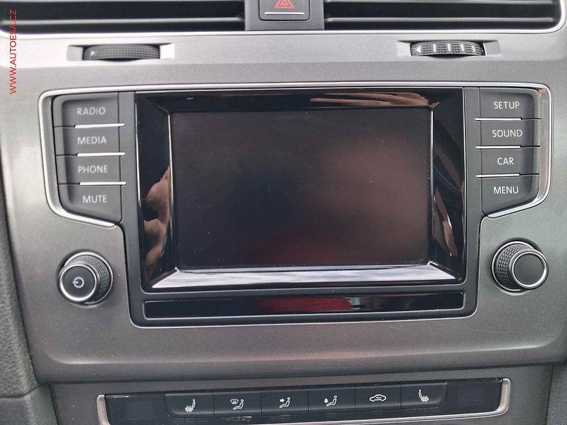 Volkswagen Golf (2014) 1.6 TDi, autoAC - fotka 14 z 17