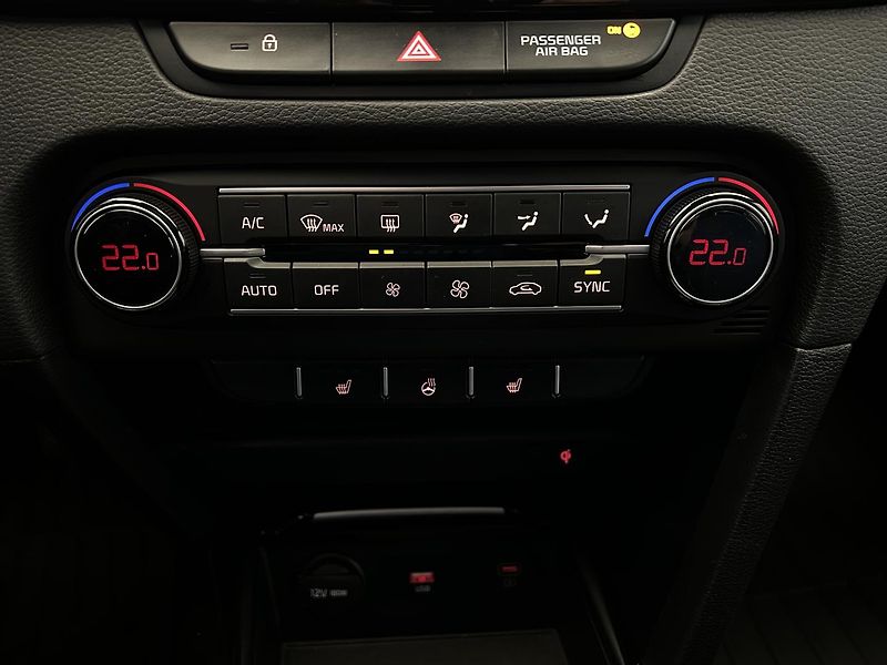 Kia XCeed 1.5 T-GDi TOP (2021) - fotka 12 z 23