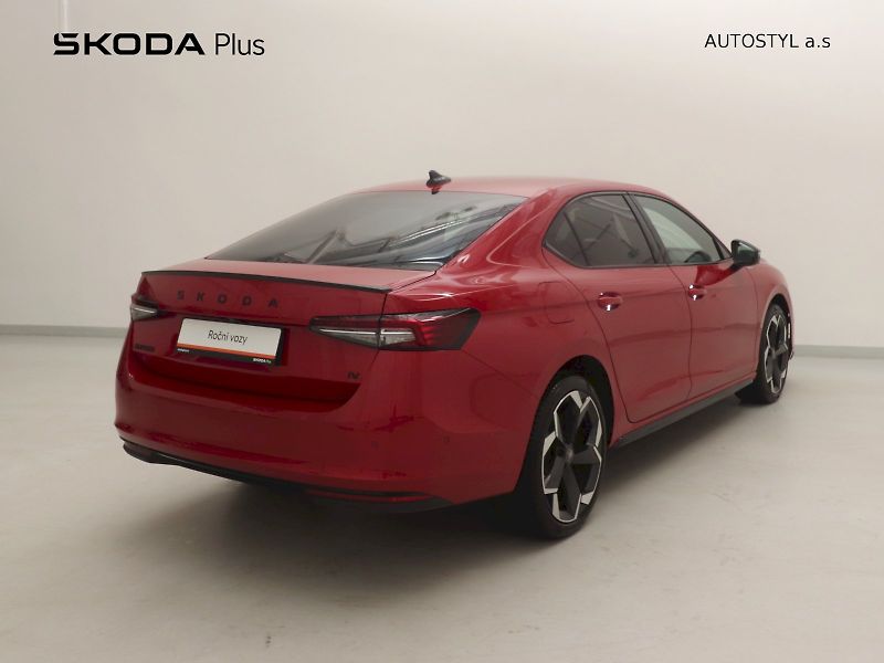 Škoda Superb (2025) 1.5PHEV 205k SPORTLINE - fotka 2 z 20