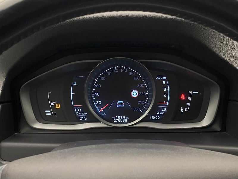 Volvo V70 D4 AWD MOMENTUM REZERVACE - fotka 25 z 46