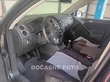 Volkswagen Tiguan (2010) 2.0TDi, Panor, výhř.sed. - náhled 2