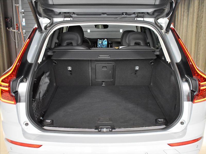 Volvo XC60 2,0 B5 AWD PLUS BLIS,Bezklíč - fotka 10 z 23