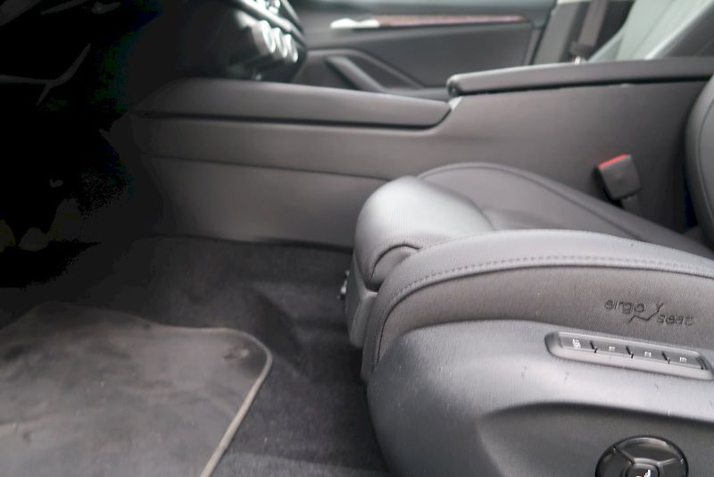 Škoda Superb (2025) L&K 2.0 TDI 142 kW 4x4 DSG - fotka 18 z 28
