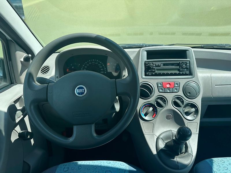 Fiat Panda 1.1i ČR/2MAJ/Garážovaný/BezKor - fotka 20 z 24