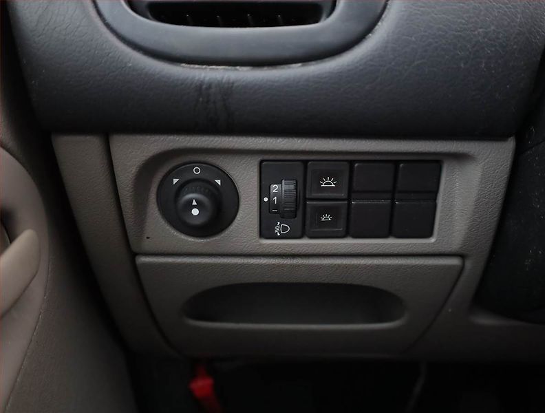 Citroën Xsara Picasso (2002) 1.6, Serv.kniha, Tažné, Klima - fotka 11 z 12