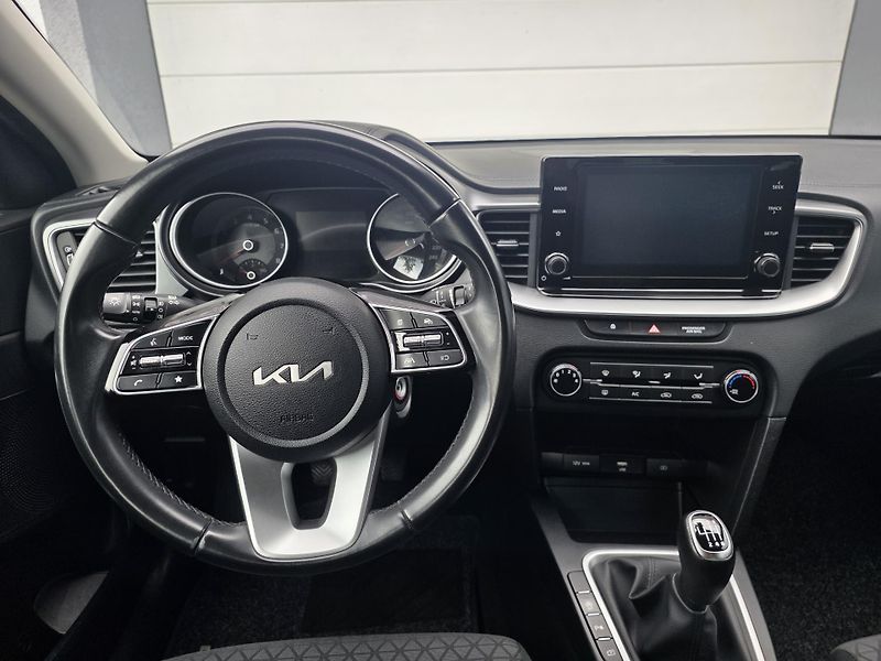 Kia Ceed (2023)  1.5T-GDi 118kW FRESH 1MAJITEL - fotka 11 z 21