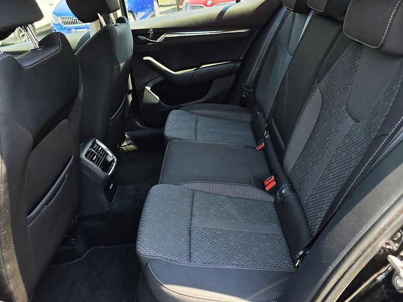 Škoda Octavia 2.0TDI 110KW DSG STYLE+ MATRIX - fotka 19 z 39