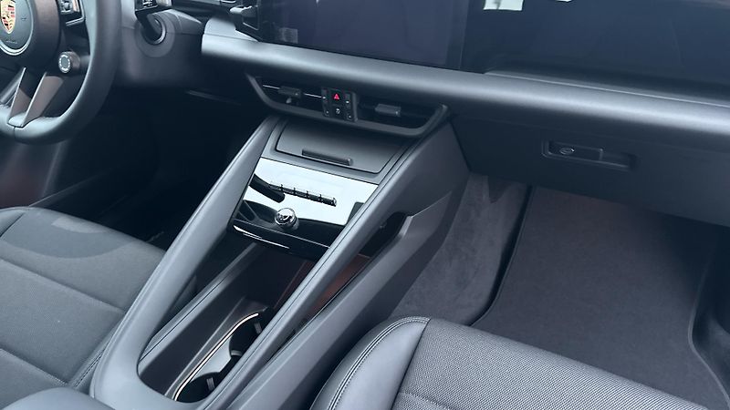 Porsche Macan (2026) 4 - fotka 23 z 30