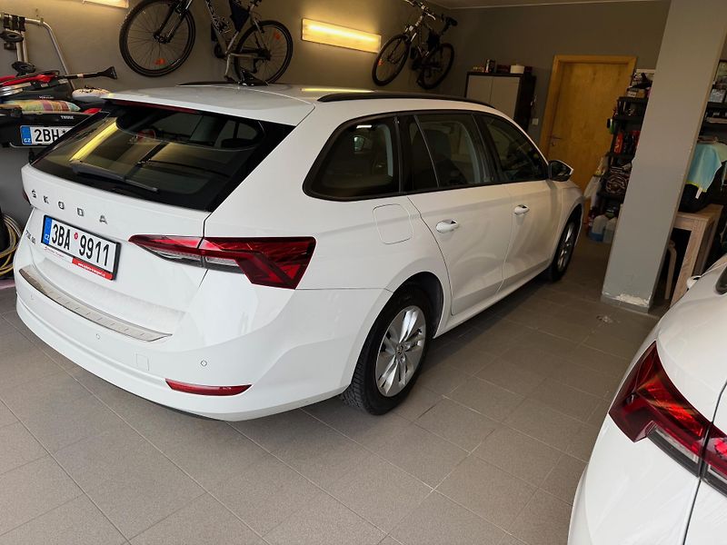 Škoda Octavia 2.0 TDI / 85kW / Amb. ČR - fotka 2 z 19