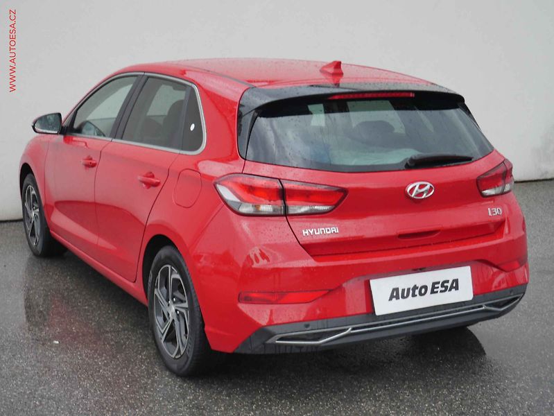 Hyundai i30 (2022) 1.5DPi, 1.maj,ČR, servis - fotka 6 z 16