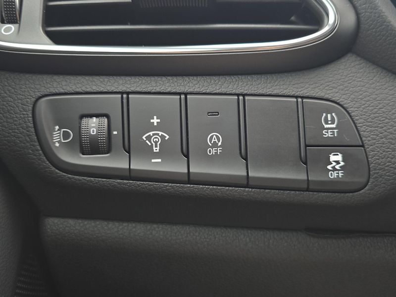 Hyundai i30 (2024) Comfort 1.0T-GDi 73kw, serv. k - fotka 15 z 22