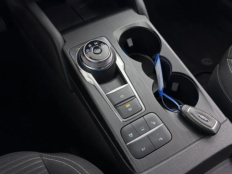 Ford Kuga 2.5PHEV 140kW Titanium DPH TZ - fotka 10 z 14