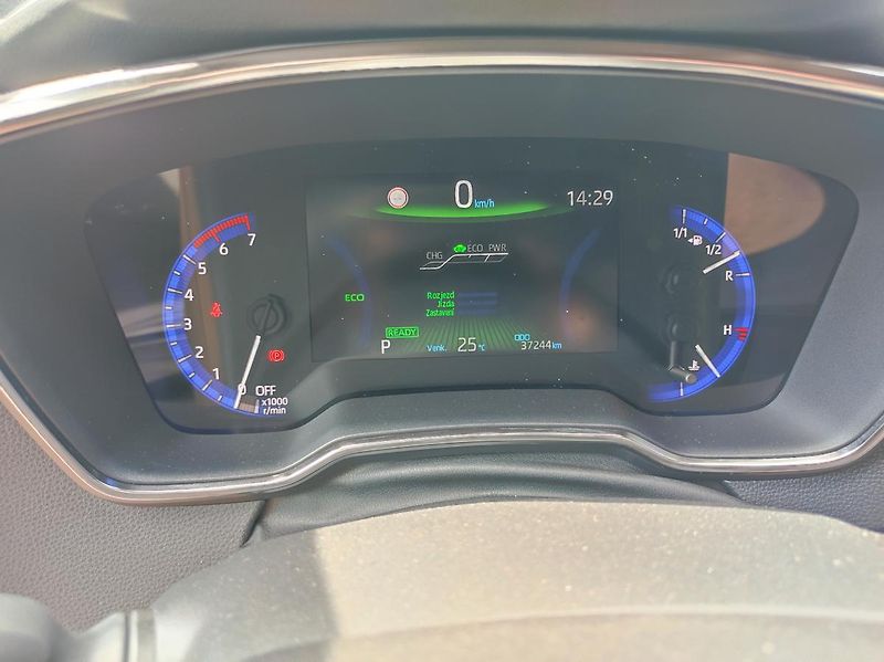 Toyota Corolla (2020) 1.8  HYBRID 1.maj - fotka 14 z 25