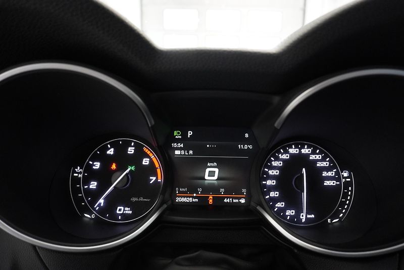Alfa Romeo Stelvio 2.0 TB 280PS Q4 AUT. - fotka 20 z 29