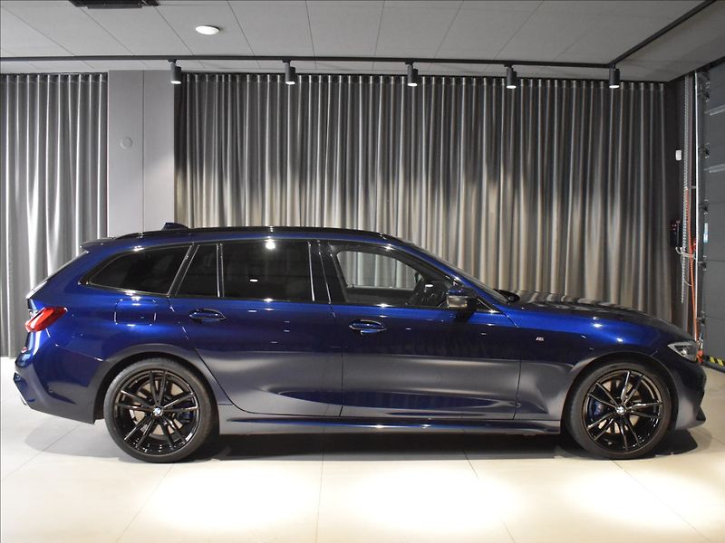 BMW Řada 3 330D Xdrive M-Paket,Pano   3,0 - fotka 3 z 27