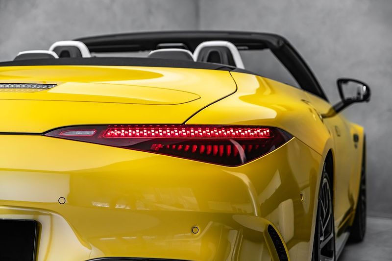 Mercedes-Benz SL 4M Performance Manufaktur - fotka 12 z 26
