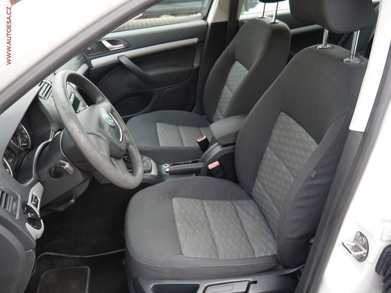 Škoda Octavia (2011) 1.2TSi, 2.maj,ČR, Ambition - fotka 9 z 15
