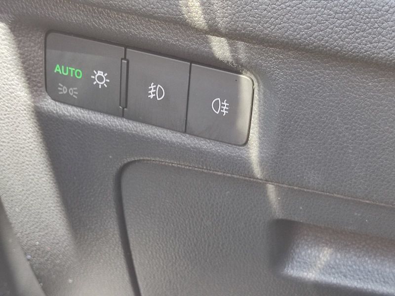 Škoda Octavia (2022) Combi Ambition Plus 2,0 Tdi 85 - fotka 27 z 35