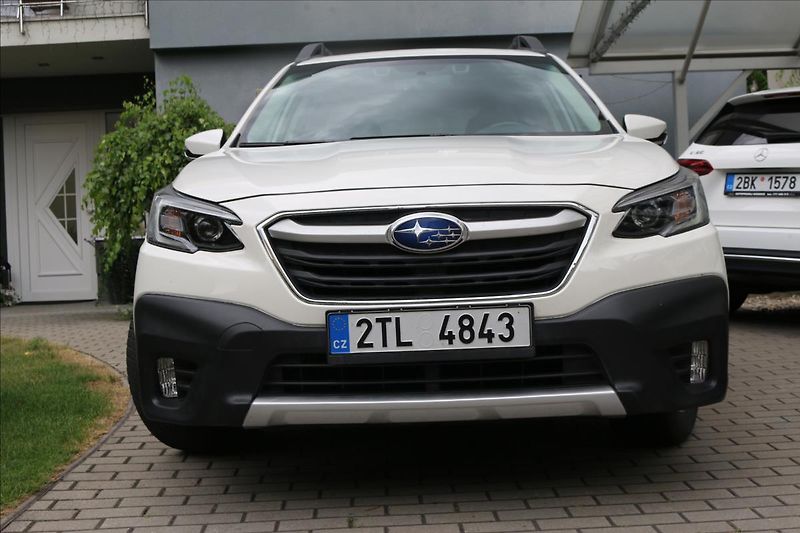 Subaru Outback 2,5 129KW, AWD , DSG - fotka 2 z 59