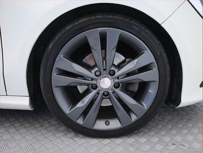 Mercedes-Benz CLA (2016) 200 CDI, Automat, Kůže, Navi - fotka 15 z 20
