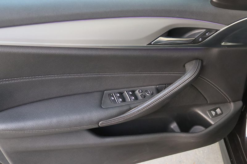 BMW Řada 5 530D XDRIVE TOUR G31 M-PAKET  - fotka 19 z 50