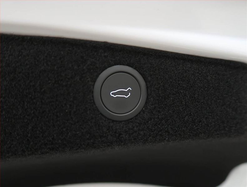 Tesla Model 3 (2023) Standard Range 60kWh, SoH 95% - fotka 19 z 31