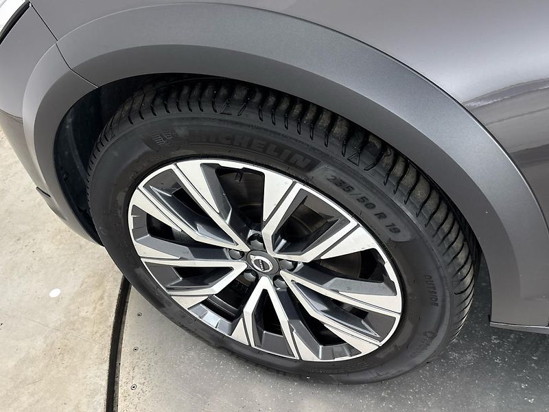 Volvo V90 Cross Country AWD - fotka 28 z 29