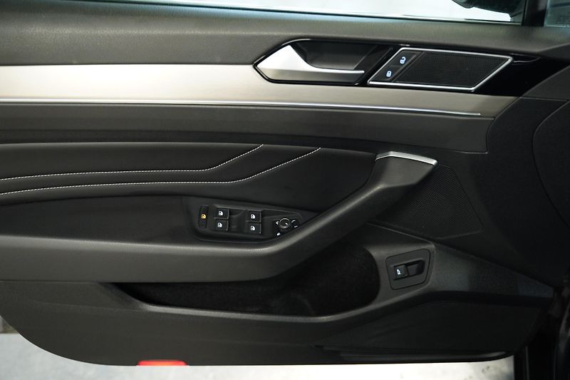 Volkswagen Passat - fotka 12 z 25