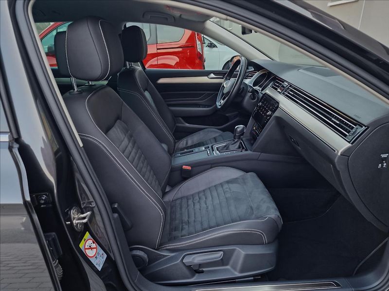 Volkswagen Passat 2.0TDI 147kW 4MOTION DSG Eleg - fotka 14 z 50