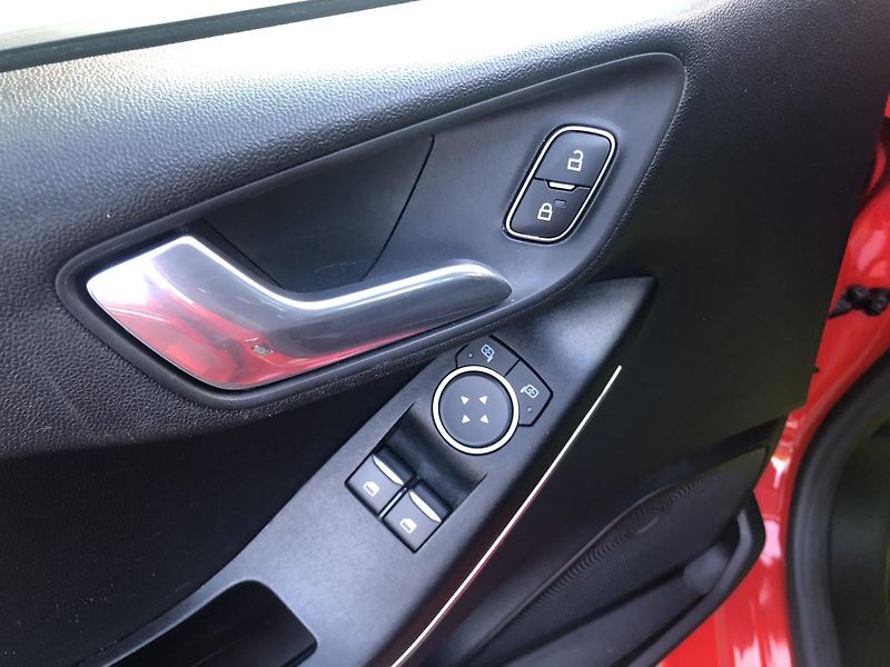 Ford Fiesta (2018) 1,0 NAVI AL kola rezervace - fotka 24 z 69