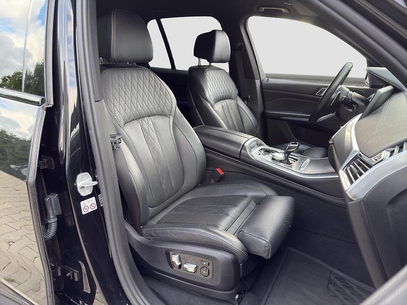 BMW X5 xDrive30d - fotka 13 z 23