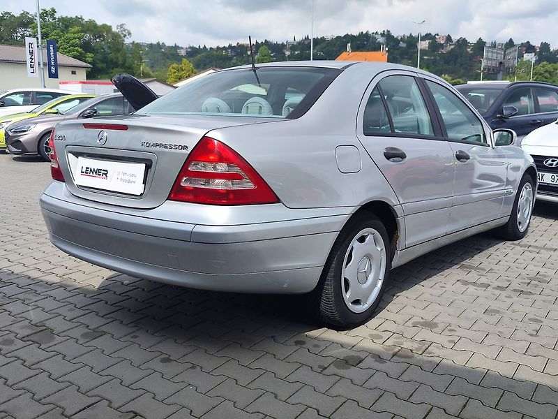 Mercedes-Benz Třídy C C200 2.0/120kW Classic - fotka 5 z 24