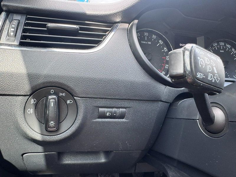 Škoda Octavia (2015) 1,6 TDI 81 KW TAŽNÉ KOLA - fotka 27 z 50