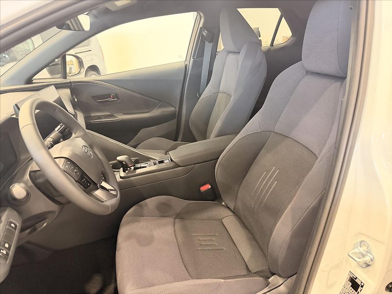 Toyota C-HR 1,8 Style  Hybrid (140k) - fotka 11 z 12