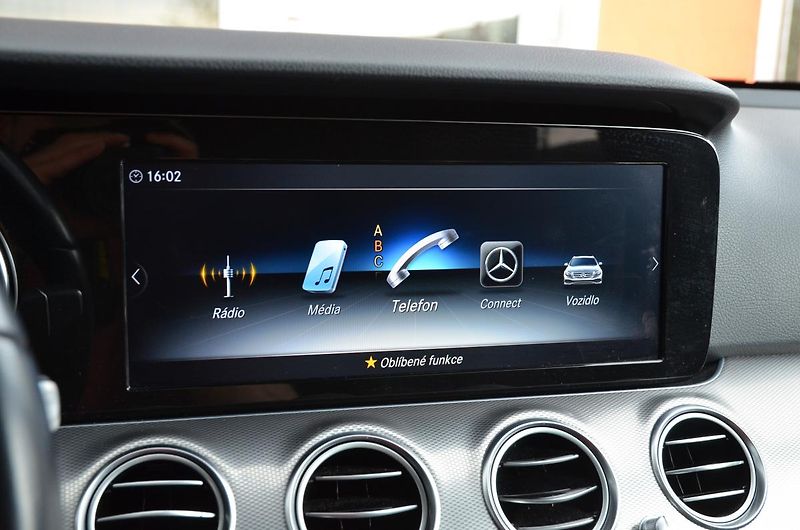 Mercedes-Benz Třídy E (2019) E 220d // REZERVOVÁNO // - fotka 42 z 46