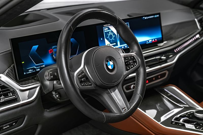 BMW X6 xDrive 40d M-sport Pro - fotka 18 z 28