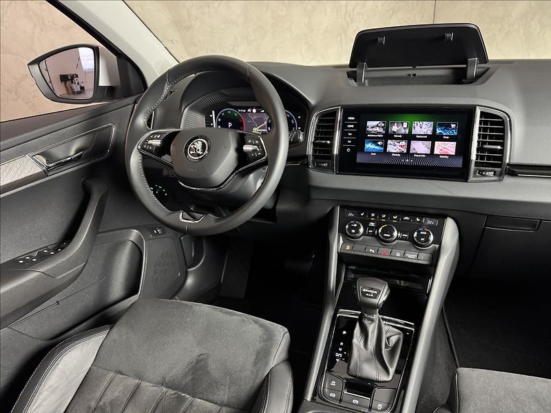 Škoda Karoq 2,0 TDi  DSG 4x4 Style Virtual - fotka 19 z 44